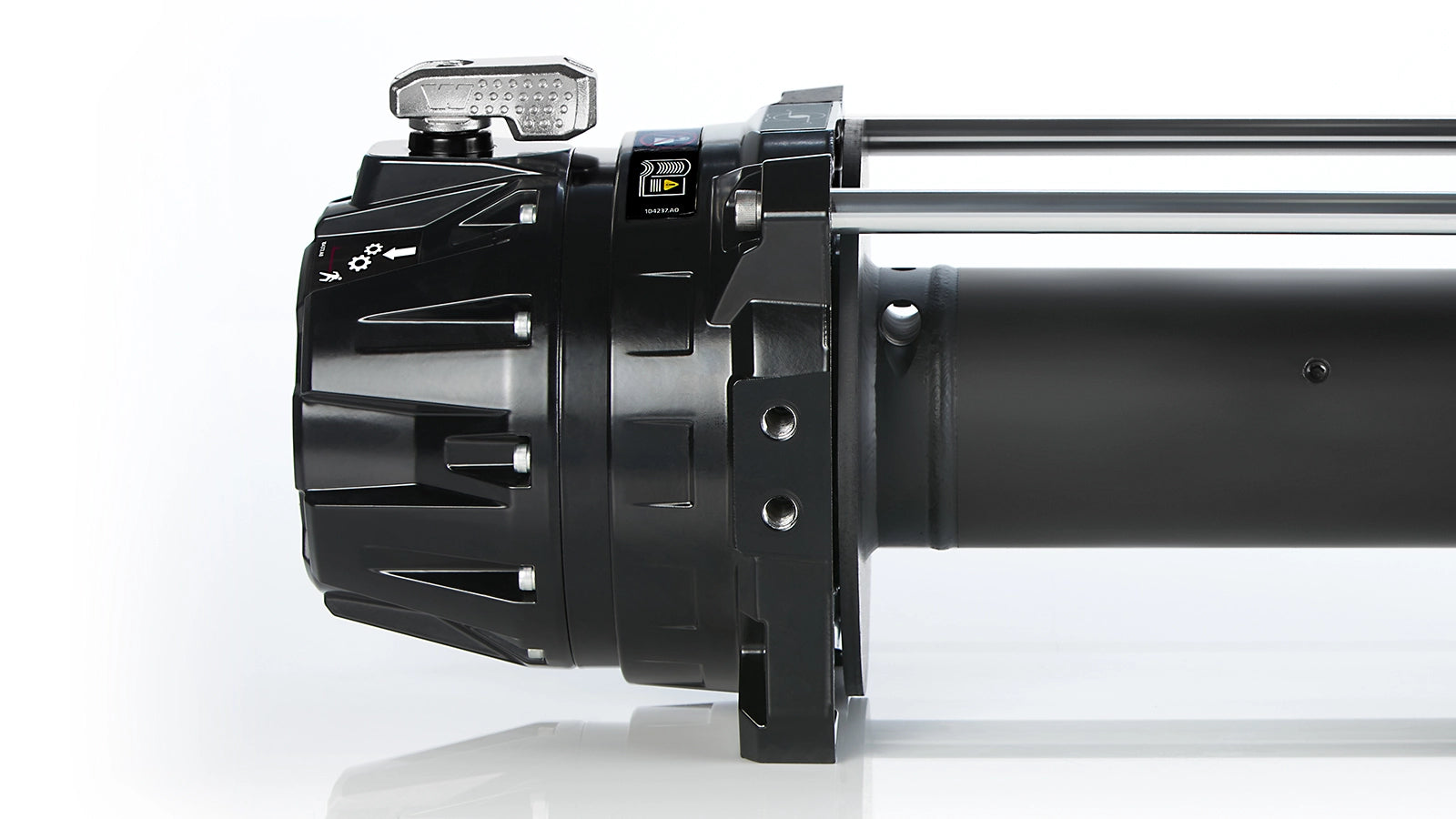 Detail view of the WARN Series G2 18 Hydraulic Counterclockwise Air Clutch 18,000 lb Industrial & Utility winch with no rope